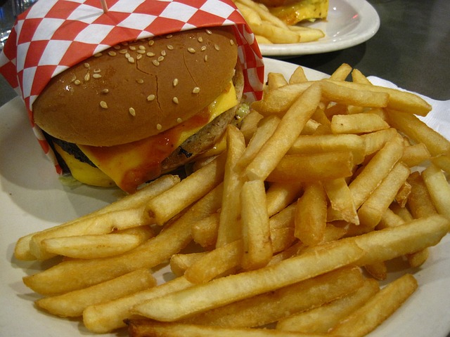 Czy do McDonald można wejść z psem? Czy do McDonald można wejść z psem?