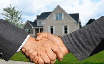 Gdzie można kupić kosz ze słodyczami?