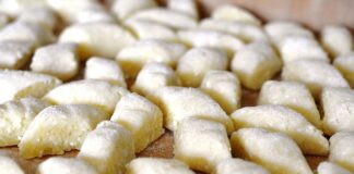 Jak zrobić kopytka bez jajek?