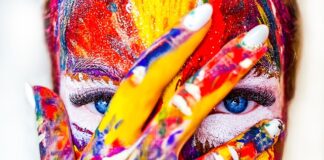 Jakie kosmetyki kupić na prezent?